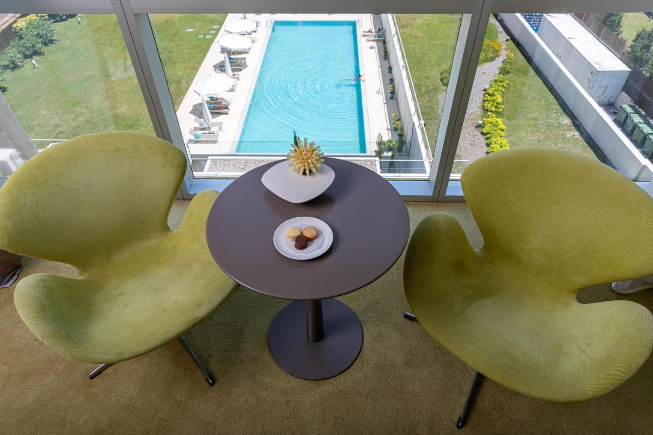 The Grand Hotel Пунта-дель-Эсте Экстерьер фото The swimming pool at the hotel